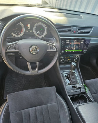 Skoda Superb cena 109347 przebieg: 113762, rok produkcji 2019 z Żychlin małe 466